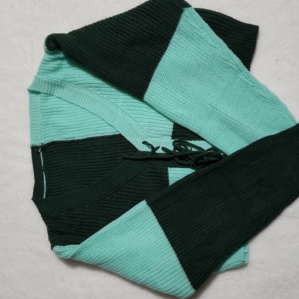 Stylish womens large sweater no tags